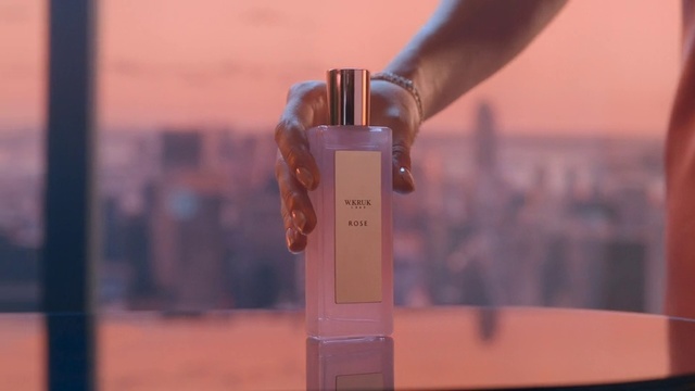 Video Reference: Hand, Material property, Photography