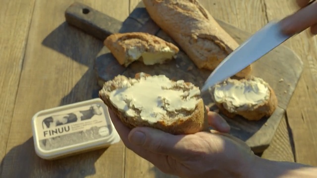 Video Reference: Food, Cuisine, Dish, Ingredient, Baked goods, Snack, Dessert, Bread, Produce, Gluten, Person