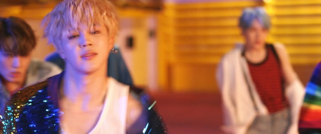 Video Reference: blue, fun, girl, leisure, Person