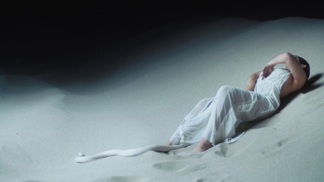 Video Reference: Leg, Hand, Photography, Sitting, Barefoot