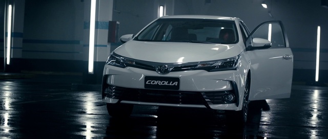 Video Reference: Land vehicle, Vehicle, Car, Toyota, Sedan, Hatchback, Mid-size car, Compact car, Family car