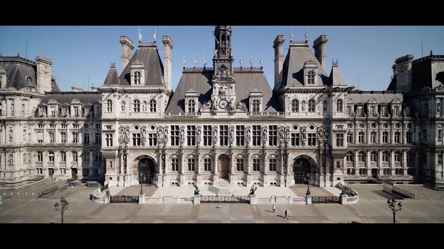 Video Reference: Landmark, Architecture, Classical architecture, Building, Medieval architecture, Château, Palace, City, Stately home, Facade