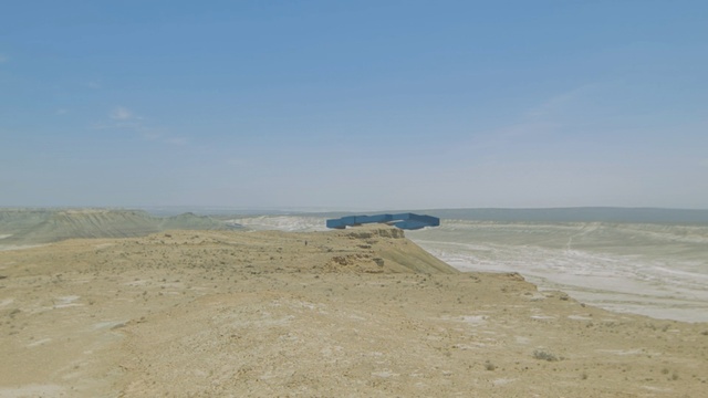 Video Reference: Natural environment, Sand, Sea, Beach, Ecoregion, Landscape, Sky, Plain, Coast, Horizon