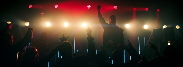 Video Reference: Performance, Entertainment, Rock concert, Concert, Performing arts, Light, Music, Event, Public event, Stage