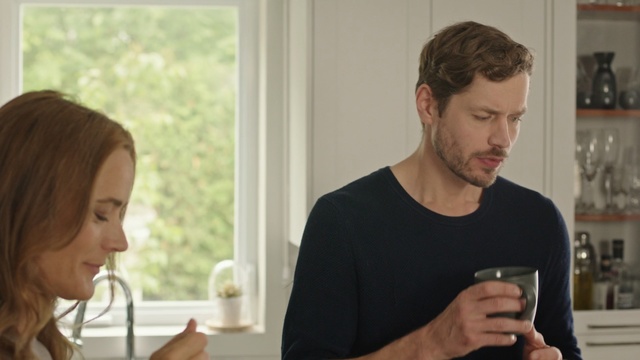 Video Reference: electronic device, communication, conversation, Person