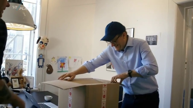 Video Reference: Room, Furniture