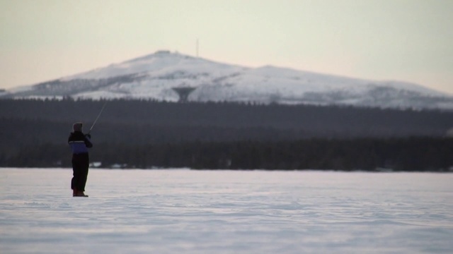 Video Reference: Winter, Snow, Atmospheric phenomenon, Sky, Ice, Lake, Recreation, Freezing, Arctic, Fly fishing