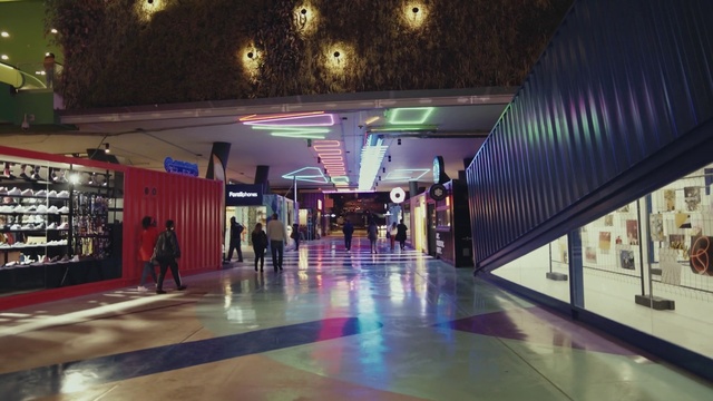 Video Reference: Building, Transport, Lobby, Infrastructure, Metropolitan area, Shopping mall, Subway