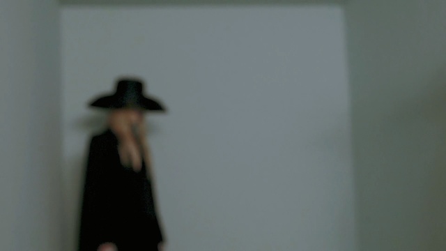 Video Reference: shoulder, shadow, girl, lamp