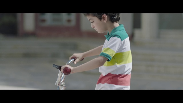 Video Reference: Arm, Child, Hand, Photography, Play, Recreation, Sports equipment