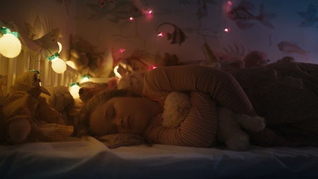 Video Reference: light, darkness, lighting, night, fun, girl, scene, computer wallpaper, event, evening