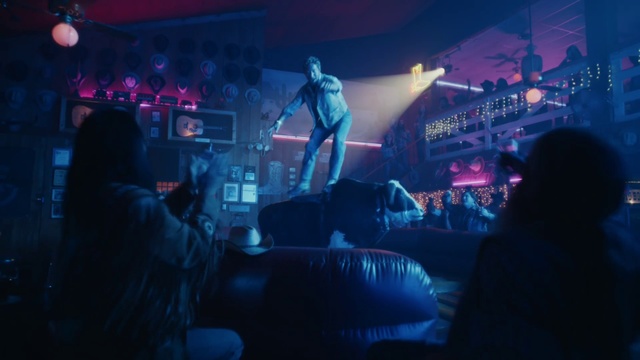 Video Reference: Performance, Entertainment, Stage, Music artist, Music, Performing arts, Concert, Event, Music venue, Public event