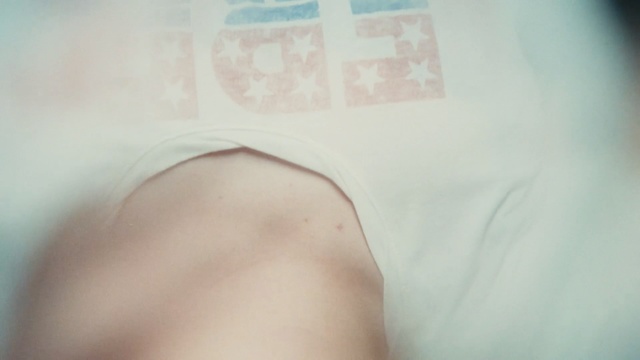 Video Reference: White, Skin, Leg, Joint, Hand, Footwear, Human leg, Foot, Knee, Thigh