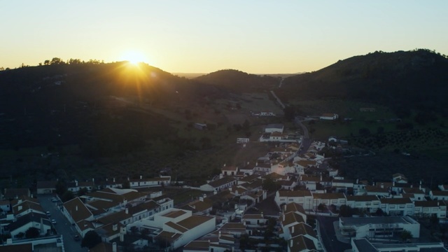 Video Reference: sky, dawn, city, town, morning, evening, atmosphere, sunset, horizon, hill station