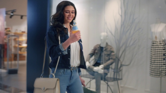 Video Reference: Denim, Jeans, Fashion, Street fashion, Textile, Electric blue, Shopping, Photography, Jacket, Blazer