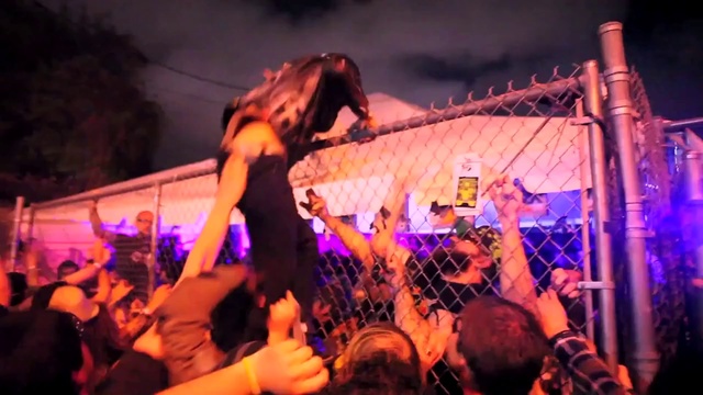 Video Reference: Performance, Crowd, Stage, Performance art, Event, Rock concert, Public event, Performing arts, Music venue, Concert