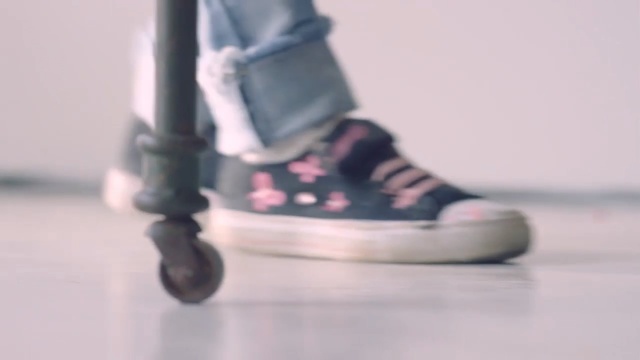 Video Reference: Footwear, Product, Shoe, Pink, Boot, Leg, Ankle, Sneakers