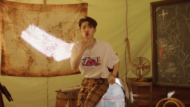 Video Reference: Room, Art