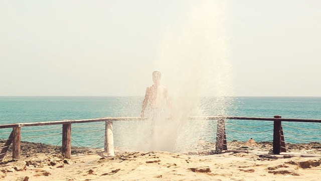 Video Reference: Water, Sea, Photograph, Beach, Atmospheric phenomenon, Ocean, Wave, Sky, Horizon, Vacation