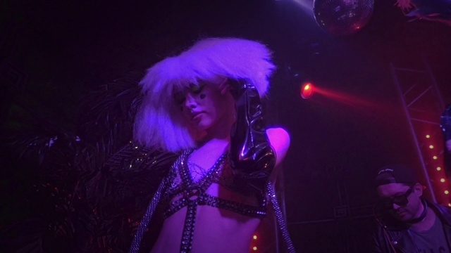 Video Reference: Performance, Entertainment, Purple, Violet, Performing arts, Concert, Pink, Light, Music artist, Singing