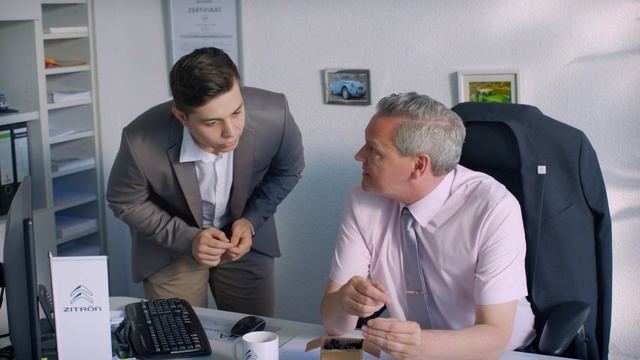 Video Reference: Job, White-collar worker, Business, Collaboration, Businessperson, Employment, Management, Conversation, Event, Company