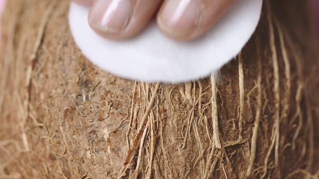 Video Reference: wood, straw, grass family, commodity, neck, Person