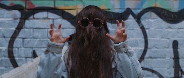 Video Reference: Eyewear, Hair, Cool, Glasses, Sunglasses, Long hair, Fun, Vision care, Photography, Gesture