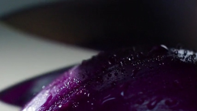 Video Reference: Violet, Purple, Water, Close-up, Macro photography, Drop, Material property, Photography, Magenta, Liquid