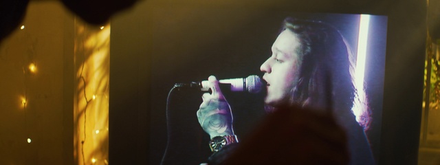 Video Reference: Entertainment, Performance, Music, Singing, Performing arts, Singer, Song, Music artist, Musician, Microphone