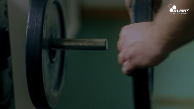 Video Reference: Arm, Exercise equipment, Barbell, Product, Physical fitness, Muscle, Human leg, Hand, Leg, Exercise