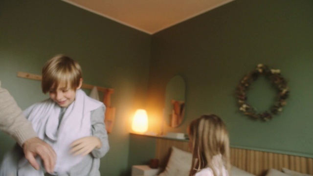 Video Reference: Room, Fun, Neck, Lighting accessory, Child