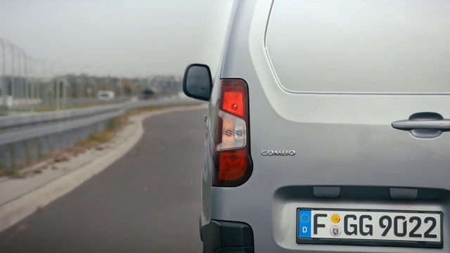 Video Reference: Land vehicle, Vehicle, Car, Motor vehicle, Van, Mode of transport, Vehicle registration plate, Automotive exterior, Minivan, City car, Person