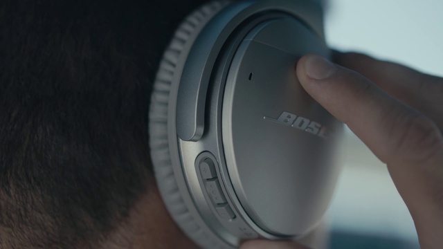 Video Reference: Lens, Camera lens, Cameras & optics, Audio equipment, Gadget, Camera accessory, Close-up, Headphones, Technology, Electronic device