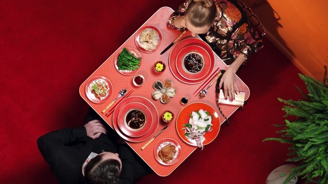 Video Reference: christmas decoration, tradition, flower, mozartkugel, christmas ornament, christmas