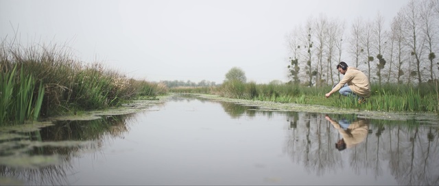 Video Reference: Body of water, Nature, Water, Water resources, Waterway, Bank, Natural landscape, Natural environment, Reflection, River