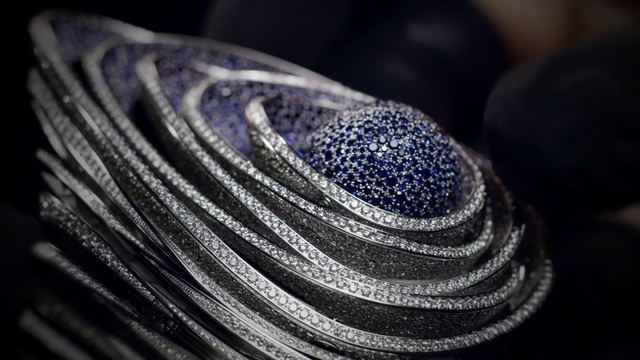 Video Reference: Blue, Black, Purple, Close-up, Water, Black-and-white, Fashion accessory, Photography, Circle, Macro photography