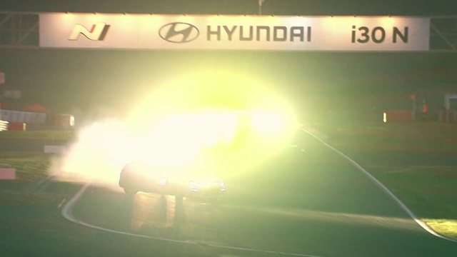 Video Reference: Light, Sky, Green, Text, Atmospheric phenomenon, Mode of transport, Morning, Sunlight, Lens flare, Atmosphere