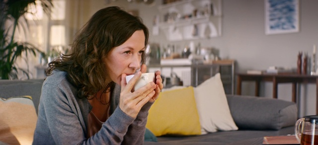 Video Reference: Eating, Nose, Junk food, Food craving, Sitting, Drinking, Breakfast, Snack