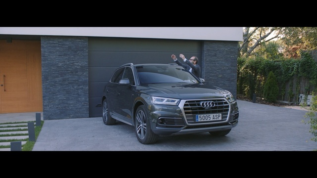 Video Reference: motor vehicle, car, land vehicle, vehicle, transport, automotive design, mode of transport, luxury vehicle, bumper, automotive wheel system