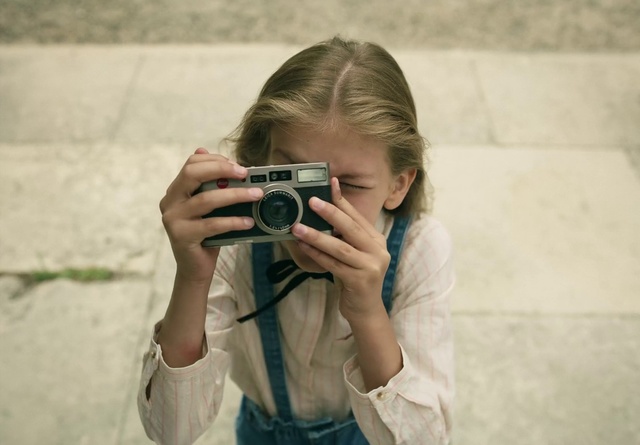 Video Reference: Photograph, Snapshot, Photographer, Cameras & optics, Photography, Human, Camera, Reflex camera, Child, Single-lens reflex camera