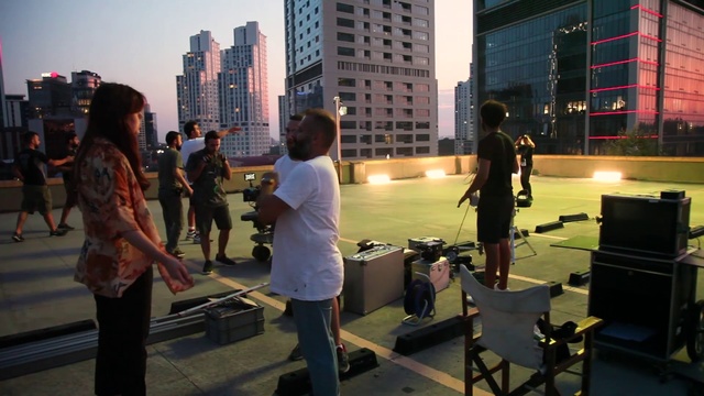 Video Reference: Metropolitan area, Human settlement, City, Urban area, Downtown, Metropolis, Crowd