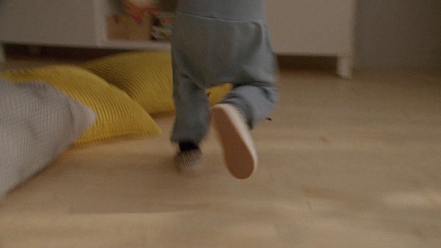 Video Reference: Floor, Footwear, Leg, Flooring, Ankle, Shoe, Hardwood, Foot, Joint, Human leg