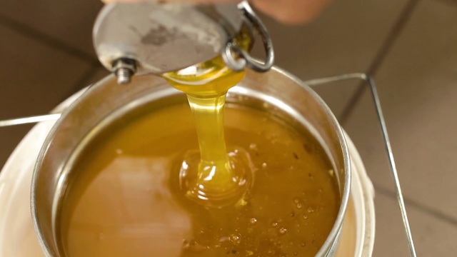 Video Reference: Food, Ingredient, Dish, Cuisine, Honey, Ghee, Vegetable oil, Cottonseed oil, Syrup, Cooking oil