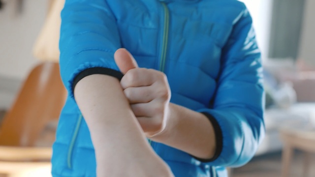 Video Reference: Blue, Finger, Arm, Hand, Turquoise, Wrist, Joint, Thumb, Gesture, Elbow