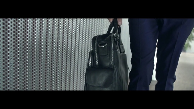 Video Reference: Bag, Leather, Baggage, Product, Luggage and bags, Handbag, Handgun holster, Photography, Hand luggage, Fashion accessory