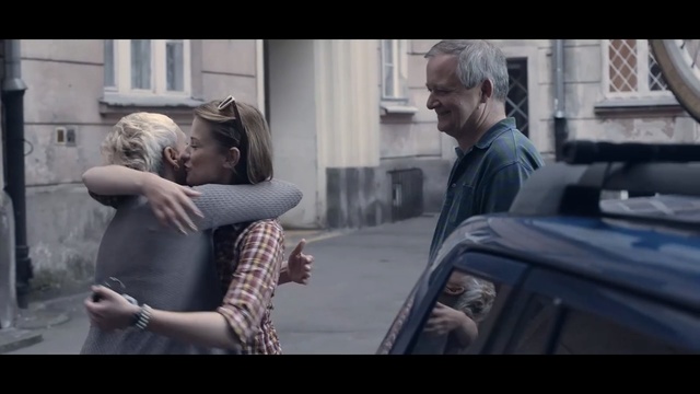 Video Reference: Mode of transport, Snapshot, Human, Blond, Vehicle door, Interaction, Fun, Photography, Conversation, Car, Person