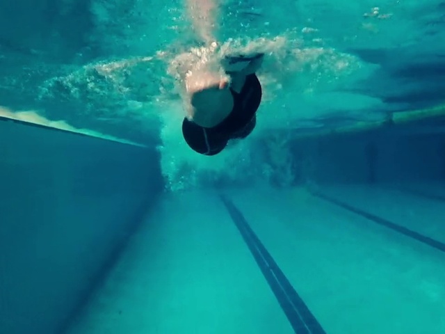 Video Reference: Swimming, Underwater, Recreation, Swimmer, Aqua, Freestyle swimming, Water, Swimming pool, Fun, Turquoise