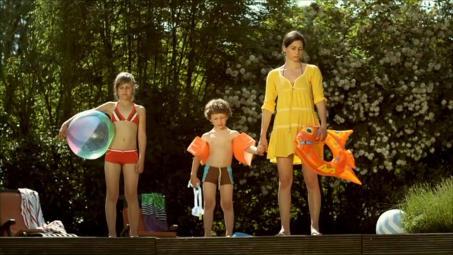 Video Reference: Fun, Performance, Event, Performing arts, Leisure, Talent show, Performance art, Majorette (dancer), Vacation, Stage, Person