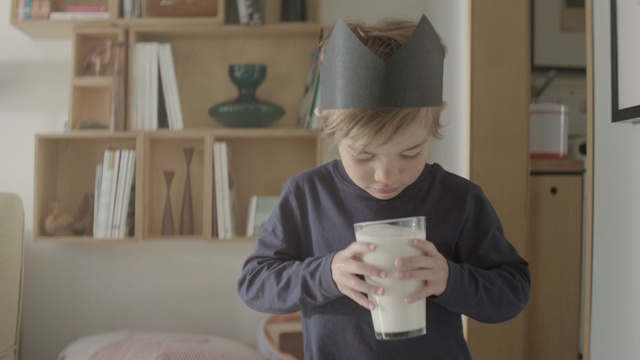 Video Reference: furniture, child, toddler, Person