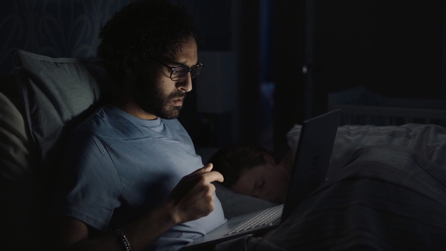 Video Reference: Darkness, Human, Hand, Adaptation, Glasses, Sitting, Photography, Electronic device, Night, Black hair